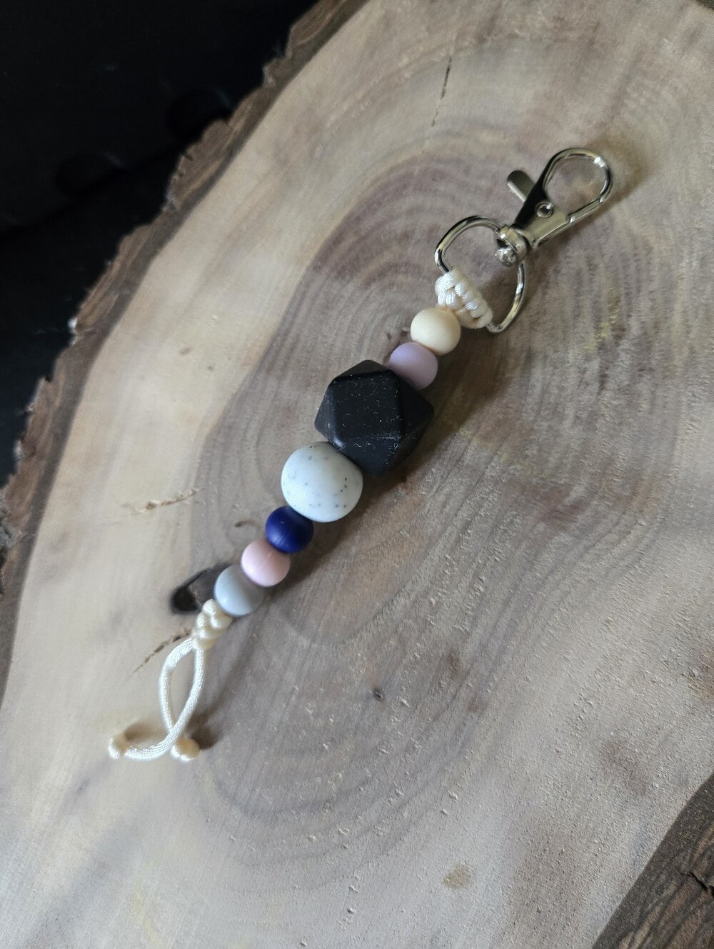 New Handmade keychain with silicone beads